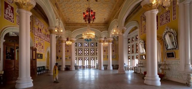 bangalore-palace-history-architecture-timings